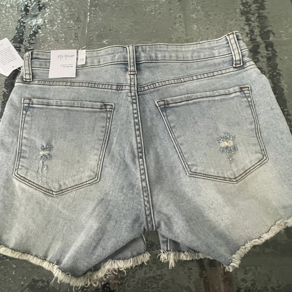 Nwt Sts Blue Aubrey Short 9" Mid Rise Distressed Denim Shorts In Capilla W/ LT - Picture 2 of 5